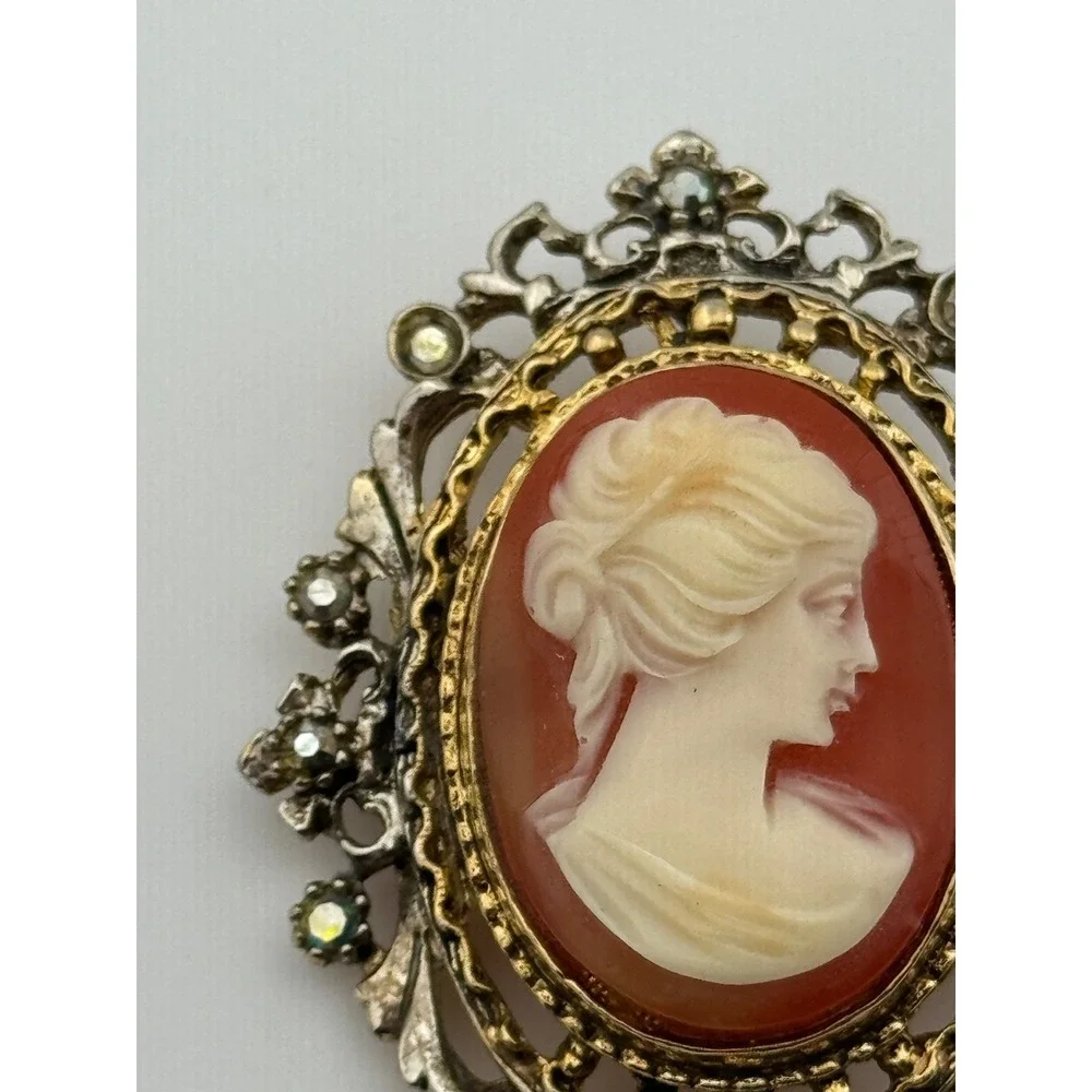 Vintage ART Arthur Pepper Resin Cameo‎ Rhinestone Victorian Revival Brooch Pin